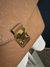 Lade das Bild in den Galerie-Viewer, LOUIS VUITTON MÉTIS EMPREINTE
