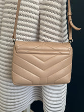 Lade das Bild in den Galerie-Viewer, YSL LOULOU TOY
