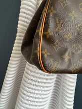 Lade das Bild in den Galerie-Viewer, LOUIS VUITTON BATIGNOLLES
