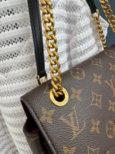 Lade das Bild in den Galerie-Viewer, LOUIS VUITTON PASSY
