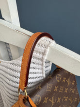 Lade das Bild in den Galerie-Viewer, LOUIS VUITTON CLUNY BB
