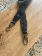 Lade das Bild in den Galerie-Viewer, LOUIS VUITTON SCHULTERRIEMEN
