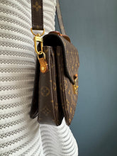 Lade das Bild in den Galerie-Viewer, LOUIS VUITTON MÉTIS
