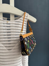 Lade das Bild in den Galerie-Viewer, LOUIS VUITTON POCHETTE ACCESSOIRES
