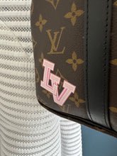 Lade das Bild in den Galerie-Viewer, LOUIS VUITTON WORLD TOUR SPEEDY 30
