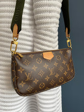 Lade das Bild in den Galerie-Viewer, LOUIS VUITTON MULTI POCHETTE
