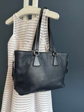 Lade das Bild in den Galerie-Viewer, PRADA SHOPPER
