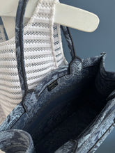 Lade das Bild in den Galerie-Viewer, DIOR TOTE BOOK MEDIUM
