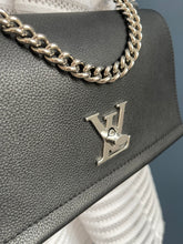 Lade das Bild in den Galerie-Viewer, LOUIS VUITTON LOCKME BB
