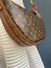 Lade das Bild in den Galerie-Viewer, LOUIS VUITTON LOOP HOBO
