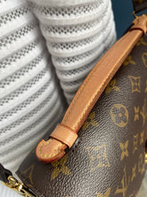 Lade das Bild in den Galerie-Viewer, LOUIS VUITTON MÉTIS
