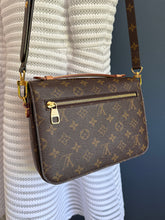 Lade das Bild in den Galerie-Viewer, LOUIS VUITTON MÉTIS
