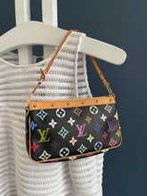 Lade das Bild in den Galerie-Viewer, LOUIS VUITTON POCHETTE MULTICOLOR
