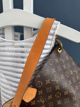 Lade das Bild in den Galerie-Viewer, LOUIS VUITTON GRACEFUL MM
