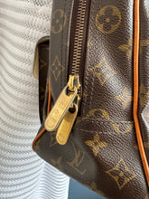 Lade das Bild in den Galerie-Viewer, LOUIS VUITTON MANHATTAN
