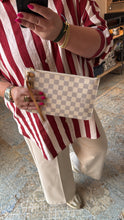 Lade das Bild in den Galerie-Viewer, LOUIS VUITTON CLUTCH
