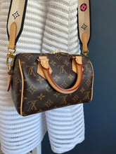 Lade das Bild in den Galerie-Viewer, LOUIS VUITTON SPEEDY 20 MIT SCHULTERRIEMEN
