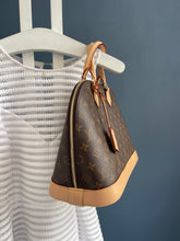 Lade das Bild in den Galerie-Viewer, LOUIS VUITTON ALMA MM

