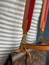 Lade das Bild in den Galerie-Viewer, LOUIS VUITTON CLUNY BB
