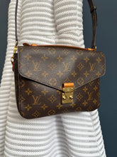 Lade das Bild in den Galerie-Viewer, LOUIS VUITTON MÉTIS
