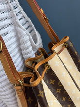 Lade das Bild in den Galerie-Viewer, LOUIS VUITTON NOÉ GRANDE RAYURES

