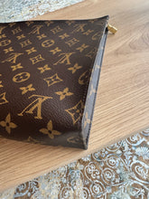 Lade das Bild in den Galerie-Viewer, LOUIS VUITTON TOILETTE 26
