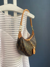Lade das Bild in den Galerie-Viewer, LOUIS VUITTON LOOPING

