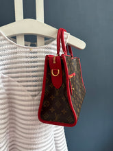 Lade das Bild in den Galerie-Viewer, LOUIS VUITTON POPINCOURT PM
