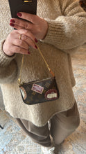 Lade das Bild in den Galerie-Viewer, LOUIS VUITTON MINI POCHETTE
