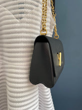 Lade das Bild in den Galerie-Viewer, LOUIS VUITTON TWIST MM
