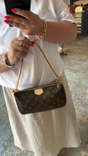 Lade das Bild in den Galerie-Viewer, LOUIS VUITTON POCHETTE

