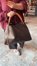 Lade das Bild in den Galerie-Viewer, LOUIS VUITTON ARTSY GM
