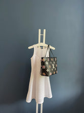 Lade das Bild in den Galerie-Viewer, LOUIS VUITTON NEVERFULL GIANT WILD AT HEART
