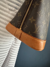 Lade das Bild in den Galerie-Viewer, LOUIS VUITTON ALMA PM

