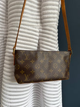 Lade das Bild in den Galerie-Viewer, LOUIS VUITTON TROTTRUR
