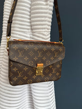 Lade das Bild in den Galerie-Viewer, LOUIS VUITTON MÉTIS
