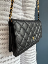 Lade das Bild in den Galerie-Viewer, CHANEL WOC
