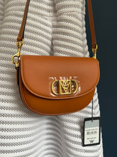 Lade das Bild in den Galerie-Viewer, MCM TRAVIA BAG
