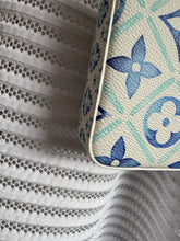 Lade das Bild in den Galerie-Viewer, LOUIS VUITTON FÉLICIE BY THE POOL
