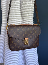 Lade das Bild in den Galerie-Viewer, LOUIS VUITTON MÉTIS

