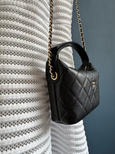 Lade das Bild in den Galerie-Viewer, CHANEL CLASSIC CLUTCH
