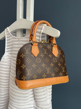 Lade das Bild in den Galerie-Viewer, LOUIS VUITTON ALMA BB
