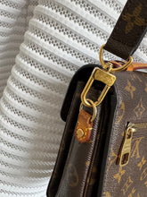 Lade das Bild in den Galerie-Viewer, LOUIS VUITTON MÉTIS
