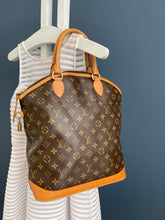 Lade das Bild in den Galerie-Viewer, LOUIS VUITTON LOCKIT
