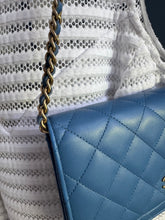 Lade das Bild in den Galerie-Viewer, CHANEL WOC
