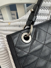 Lade das Bild in den Galerie-Viewer, CHANEL COCO HANDLE
