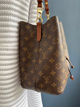 Lade das Bild in den Galerie-Viewer, LOUIS VUITTON NÉONOÉ
