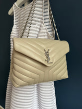 Lade das Bild in den Galerie-Viewer, YSL LOULOU MEDIUM
