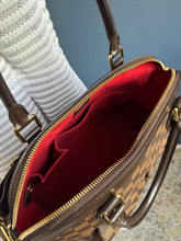 Lade das Bild in den Galerie-Viewer, LOUIS VUITTON TREVI GM
