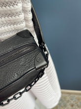 Lade das Bild in den Galerie-Viewer, LOUIS VUITTON MINI SOFT TRUNK
